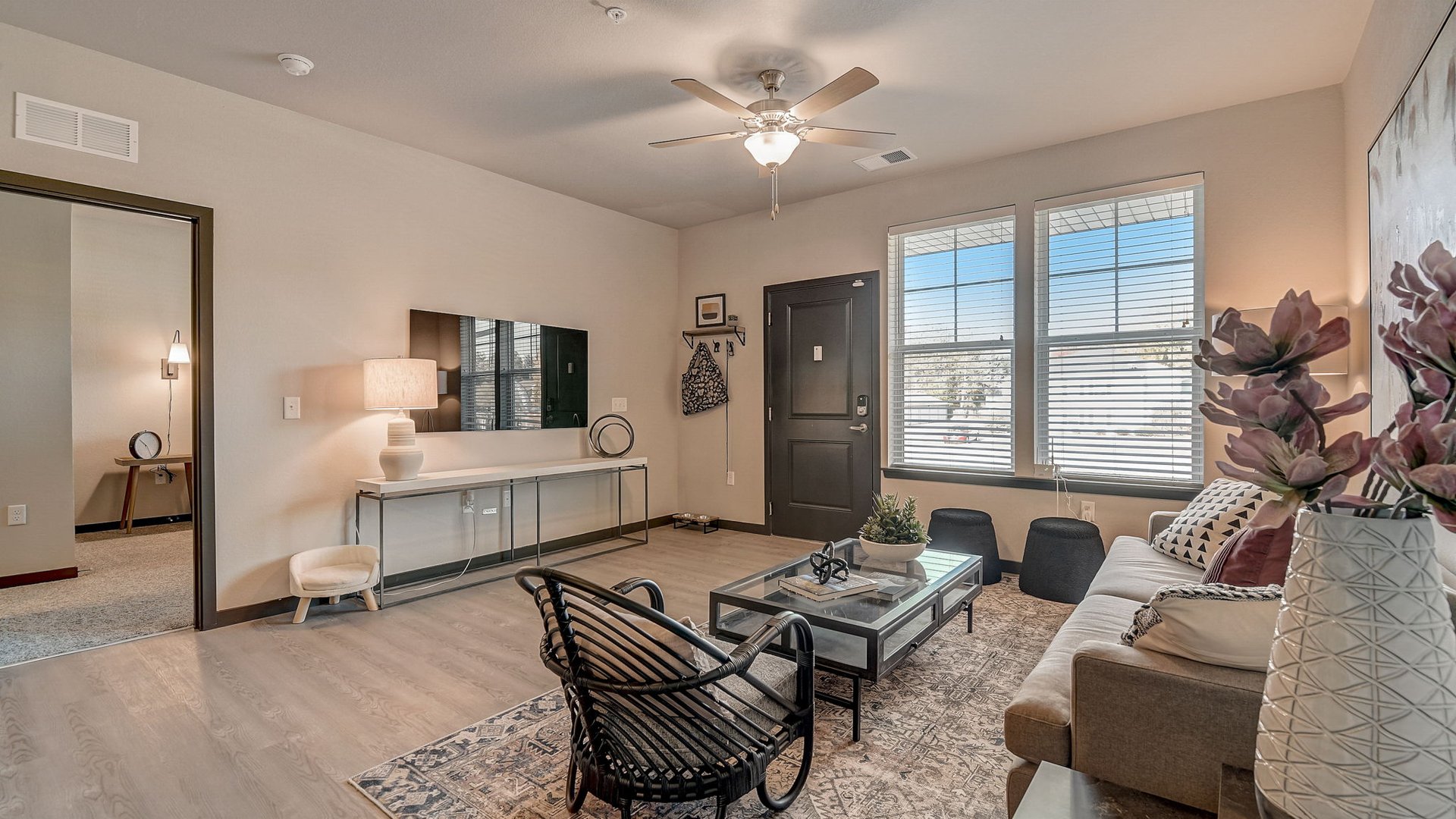 Virtual Tours & Gallery Authentix Cottage Grove Apartments